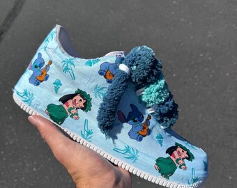 Custom Air Force 1 Stitch geïnspireerde stoffen sneakers | Handgemaakt | Hawaiiaanse cartoon custom sneakers | Leuke blauwe vakantieschoenen | Cadeau voor haar