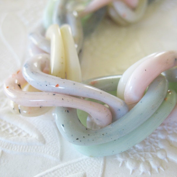 Vintage Confetti Lucite Link Necklace Pastel Colors Large Links Circa 1970's
