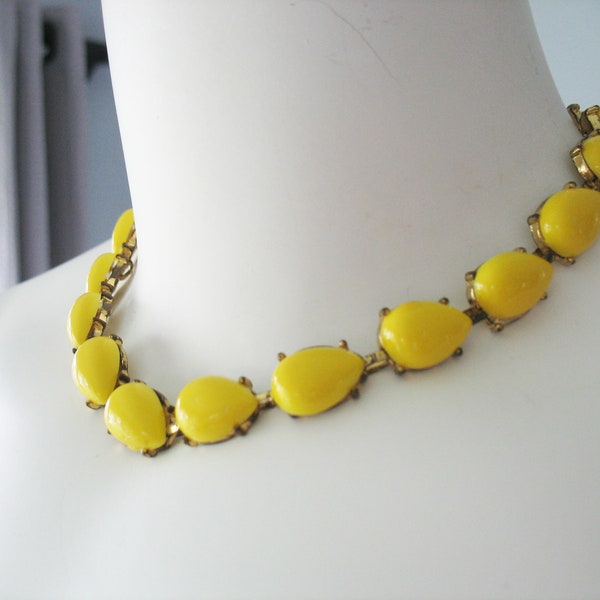 Yellow Choker Necklace Teardrop Links Lemon Yellow Goldtone 1960s 15" Bright Colored Jewelry