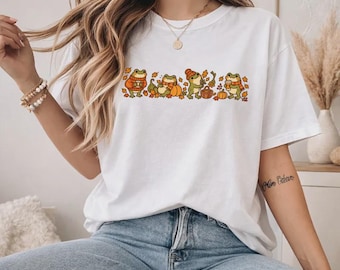 Frog Pumpkin Shirt, Cute Autumn T-Shirt for Fall Lovers and Halloween Style