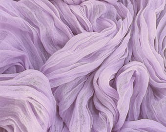 Lilac Cheesecloth Table Runner – Crinkled Gauze Fall Wedding Decor, Soft Boho Table Drape for Rustic Arches, Centerpieces and Autumn Events