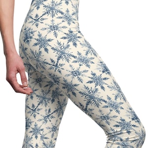 Snowflake Leggings for Women | Stylish Christmas Yoga Pants