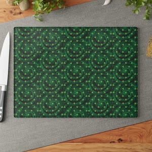 Shamrock Glass Cutting Board | Clover Cutting Board for St. Patrick’s Day | Irish Kitchen Decor | Gift for Cooks | St. Patrick’s Day Home
