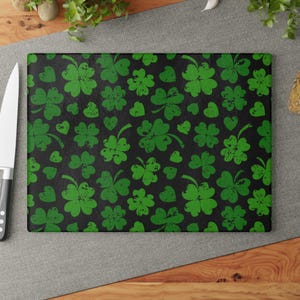 Shamrocks Glass Cutting Board | Lucky St. Patrick’s Day Kitchen Decor | Clover Gift for Cooks | Housewarming Kitchenware | Irish Home Gift
