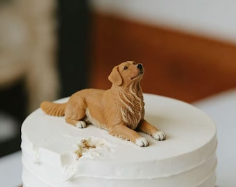 ロメロ・ブリット「ロイヤルティ」カラフルな王冠付きミニ犬の置物