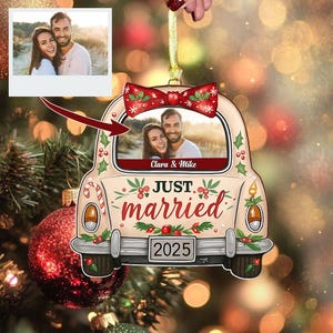 Aangepaste foto-ornament trouwauto, aandenken Just Married-foto, gepersonaliseerd kerstcadeau pasgetrouwd, huwelijksdecoratie voor koppels