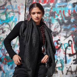 Original Kufiya Black Edition from Palestine | black stitching | handmade in Nablus