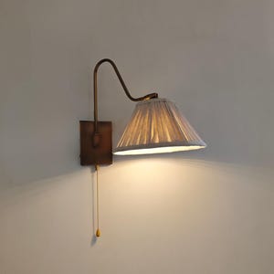 Vintage messing wandlamp met trekkoord in mid-century modern stijl – handgemaakte antieke Stilnovo lamp, ideaal als kerstcadeau | woonkamer | slaapkamer decoratie