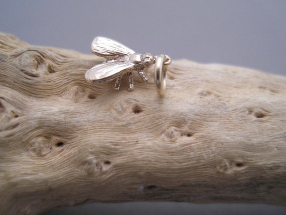14K Gold Fly Charm Solid Gold Insect Pendant Spirit Animal Realistic  Perseverance Tenacity Meaningful Insect Fly Jewelry 