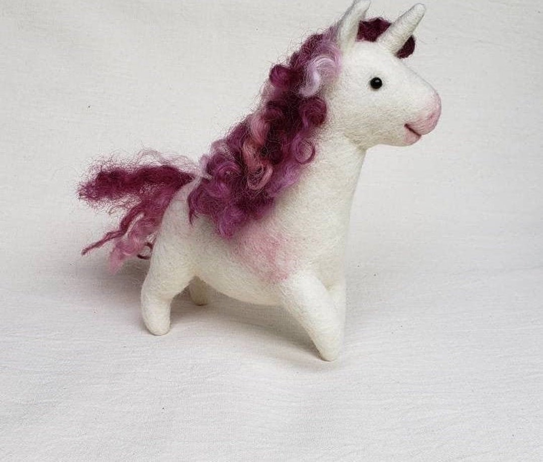 Fieltro UNICORN art toy escultura de fantasía de lana hecha Etsy España
