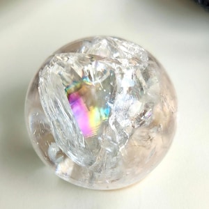 Rainbow Indian Himalayan clear quartz crystal ball, rainbow Himalayan clear quartz sphere, healing crystal sphere, 4.35cm, 114.6g