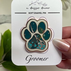 Groomer enamel pin, grooming pin, grooming pin, soft enamel pin