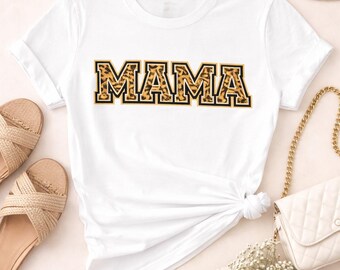 Imagen PNG de un uniforme universitario con estampado de leopardo para mamá, abuela, tía y Meemaw.