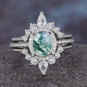 Vintage Moss Agate Ring Set: Oval Green Stone, Moissanite, White Gold