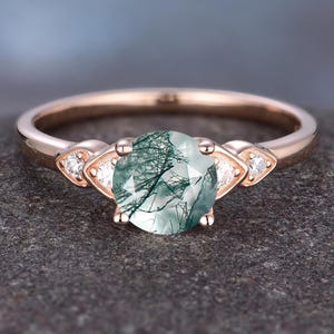 Dainty Round Cut Moss Agate Ring Vintage Unique Cluster Green Moss Agate Engagement Ring 14k Rose Gold Moissanite Wedding Ring For Women