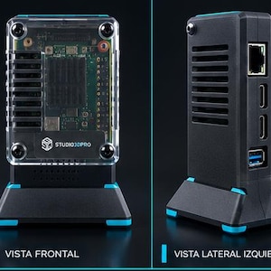 Op de afbeelding: Een zwarte en doorzichtige computerbehuizing met een Studio3DPro-logo op de voorzijde, voorzien van een transparant voorpaneel, zwarte zijventilatie en felblauwe accenten op de voet. Het zijaanzicht toont een Ethernet-poort, twee HDMI-poorten en een USB-poort.