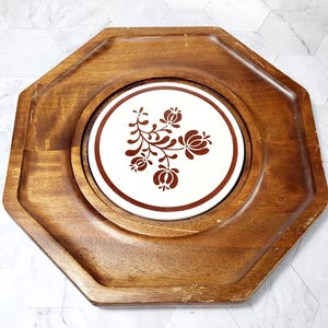 70&#39;s Footed Wood Cheese and Charcuterie Board with Ceramic Inlay