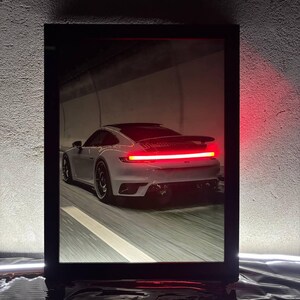 Pôster de carro personalizado da Porshe com luzes de neon, arte de parede com retroiluminação LED personalizada, pôster automotivo de alta qualidade para entusiastas de carros, presentes