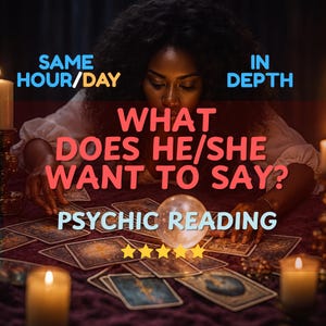 以下が含まれることがあります： 女性、タロットカード、クリスタルボール、ろうそくを使った占いセッションの画像です。「What Does He/She Want to Say?」と「Psychic Reading」のテキストが表示されています。「Same Hour/Day」と「In Depth」のテキストも含まれています。