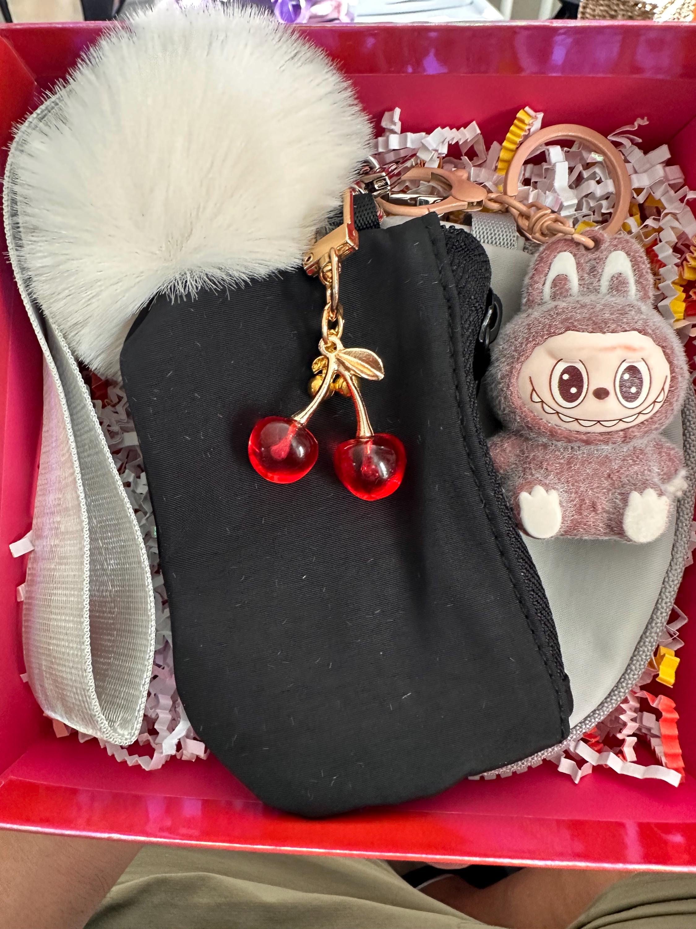Labubu Keychain / Double Wallet and Pom Pom