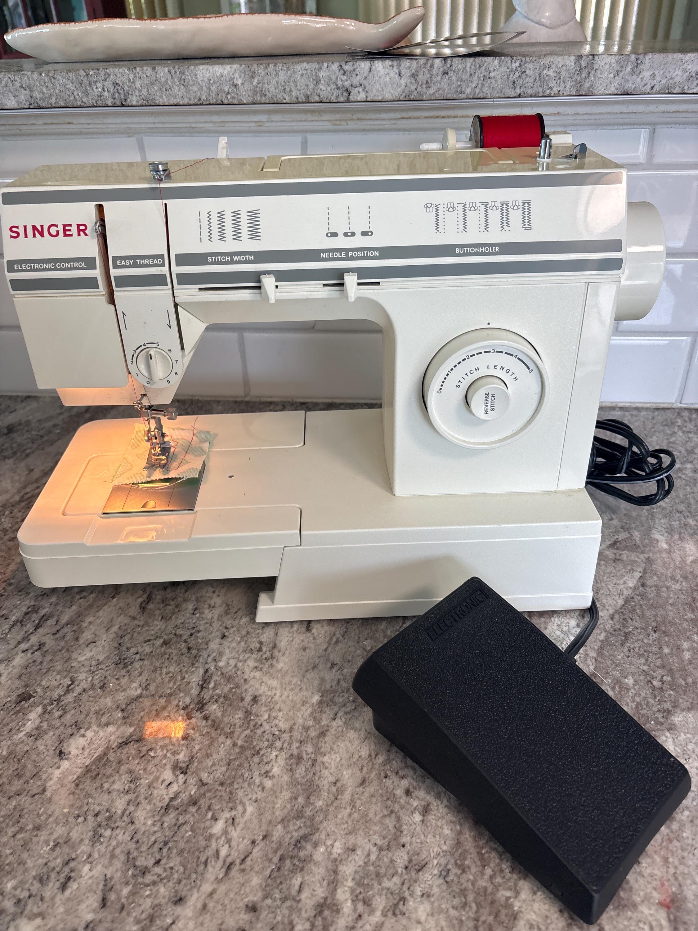 Singer 57817C 17-stitch Function Electronic Control Sewing Machine