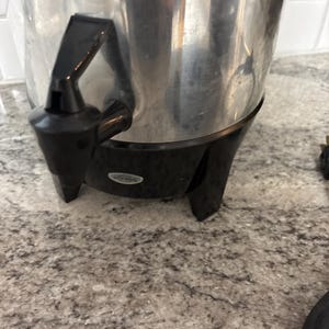 Cafetera vintage West Bend 58030 de 12 a 30 tazas, de aluminio, con tapa de aluminio, probada y en funcionamiento. imagen 7