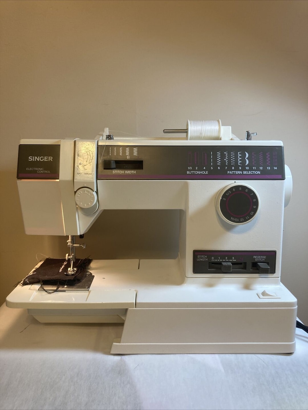 Singer Sewing Machine Model 9420 With Pedal & Power Cord, Carrying Case ...