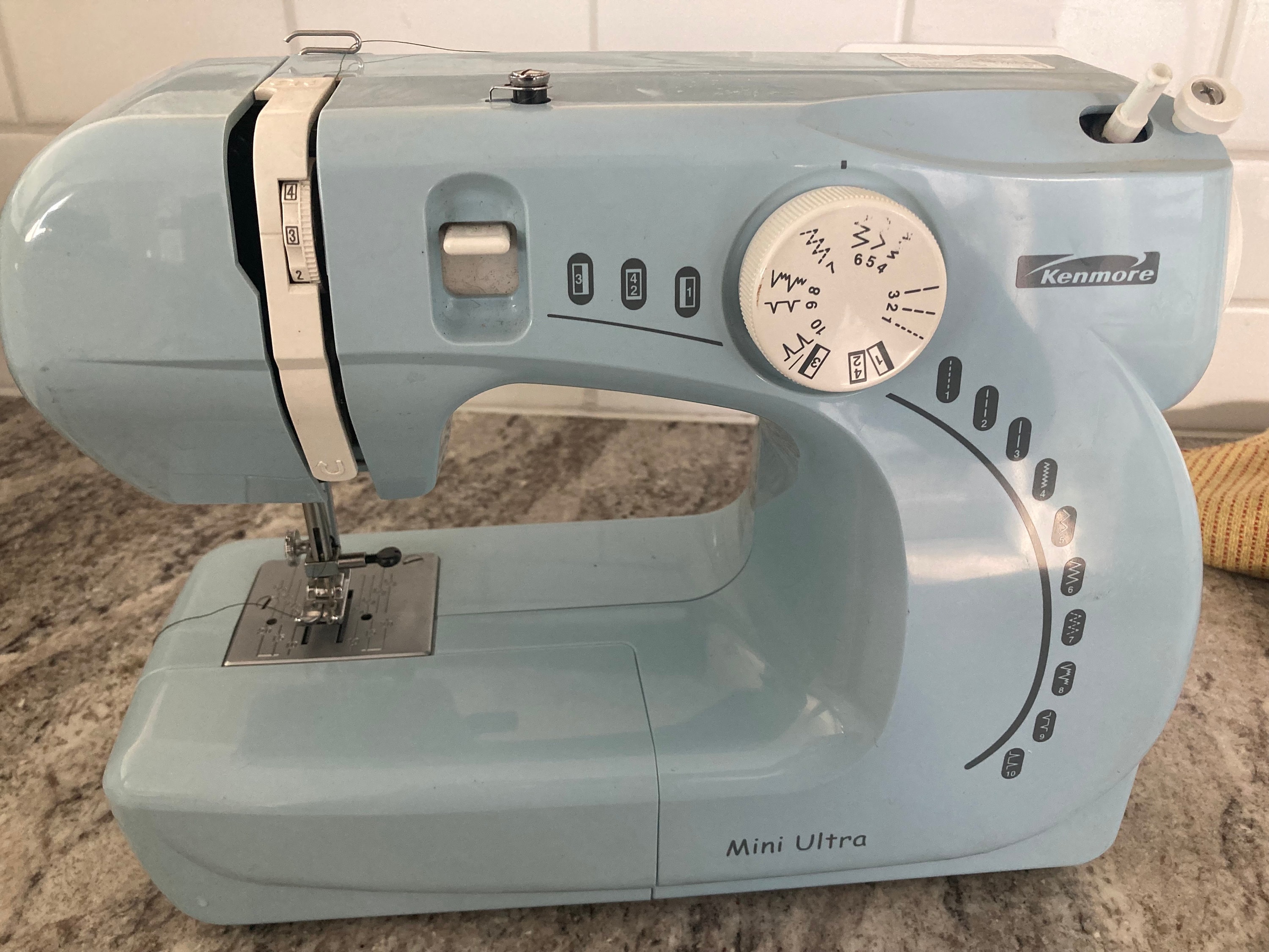 Kenmore Mini Ultra Light Blue Sewing Machine 385.11206300 Kenmore Mini Ultra Light Blue Sewing Machine 385.11206300