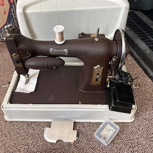 Vintage 1920’s Domestic Rotary Electric Sewing Machine 151 W/ Pedal TESTED & WORKING- Heavy Duty Case Included!