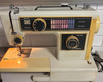 SINGER Merritt 3013 Sewing Machine Heavy Duty- Free Arm, Tested