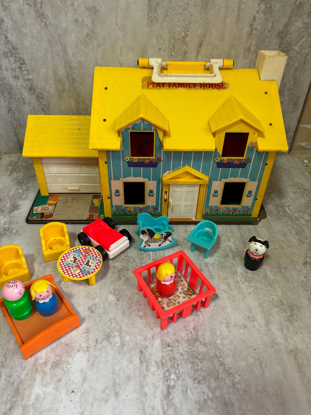 Vintage play family house fisher price (Gebraucht) in Basel für CHF 11