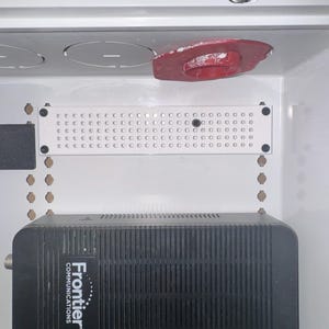Legrand OnQ kompatibles Netzwerkschrank-Set | 3D-gedruckte Halterungen, Ablagen, Kabelmanagement Bild 9