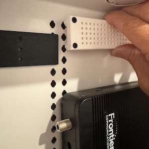 Legrand OnQ kompatibles Netzwerkschrank-Set | 3D-gedruckte Halterungen, Ablagen, Kabelmanagement Bild 10