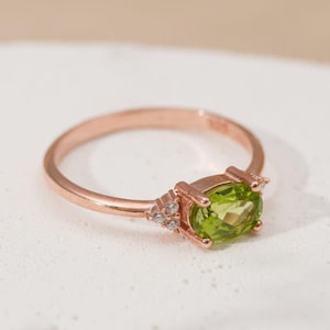 14k Gold Peridot Ring with Diamond , Engagement Ring , Gemstone Ring , Anniversary Ring , August Birthstone Ring , Valentine&#39;s Day Gift