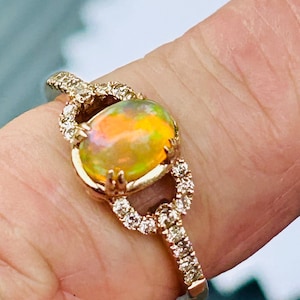 Vintage Le Vian, 14K Gold Rose Gold Opal and Diamond Ring, Vintage Le Vian, Classic Elegant Le Vian Size 6, Vintage Opal and Diamond Ring 6