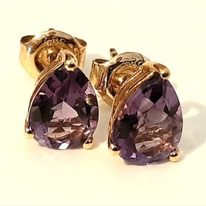 14K Yellow Gold Violet Purple Amethyst Stud Earrings 2.8 Cts Amethyst Gemstone Studs Pear Cut  (8 x 6 mm) 1.4 cts each Amethyst
