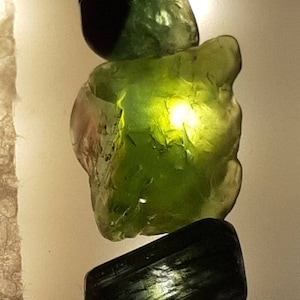 26 Cts Green Tourmaline Crystal Rough Specimens: Facet Grade