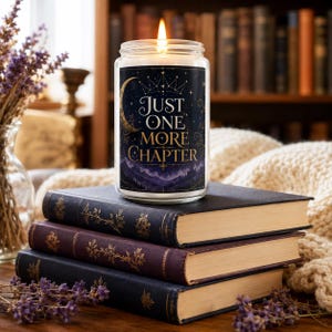 Vela aromática "Just One More Chapter" / Vela de soja perfumada de 399 g (13.75 oz)