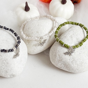 Halloween bracelet, Gothic bat bracelet, chunky spooky bracelet, stylish goth gift, stretch bracelet.