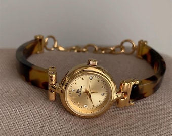 Tortoise shell strap watch
