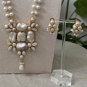 Pearl Mala Set, Beads of Freshwater Pearls combined with Mother of Pearl - Necklace & Earrings Ethnic Indian Jewellery Set - Item Code: S