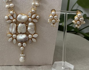 Pearl Mala Set, Beads of Freshwater Pearls combined with Mother of Pearl - Necklace & Earrings Ethnic Indian Jewellery Set - Item Code: S