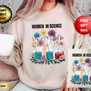 Woman In Science Sweatshirt, Preppy Aesthetic Shirt, Scientist Sweatshirts, Scientist Gift, Science Shirt, Trendy Shirt,Girl Scientist Shirt
