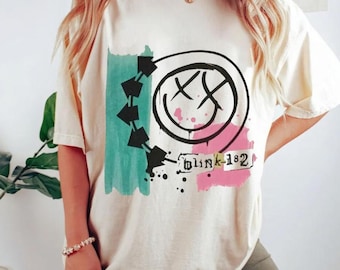 Comfort Colors® Blink 182 T-shirt, Smile Face T-shirt, Retro Smile Face Shirt, Cute Smile Shirt, Blink 182 Rock Shirt, Trendy T-shirt