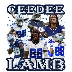 Peut inclure: Un collage de cinq joueurs de football portant des maillots des Dallas Cowboys avec le nom "CeeDee Lamb" et le numéro "88" au dos. Les joueurs portent tous des maillots bleus et blancs avec une étoile sur le côté.
