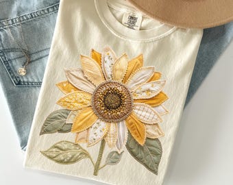 Vintage Quilt Sunflower Shirt, Cozy Floral Graphic Tee, Farmhouse Flower Comfort Colors Tee, Feminine Boutique Shirt