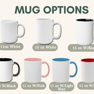 K&ouml;nnte beinhalten: Bild mit verschiedenen Becheroptionen. Die Becher sind wei&szlig; mit unterschiedlichen Innen- und Griff farben, darunter Schwarz, Rosa, Hellblau und Rot. Der Text "MUG OPTIONS" steht oben. Jeder Becher ist mit seiner Gr&ouml;&szlig;e und Farbkombination beschriftet, wie "11oz White" und "15 oz W/Black".