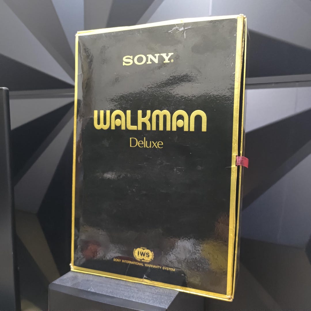 完動品! 美品! SONY WM-3 WALKMAN カセットテープウォークマン SONY 3代目ウォークマン WM-3 （紹介編） - YouTube