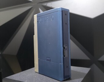 カセットテーププレーヤー：ソニー ウォークマン TPS-L2 初代