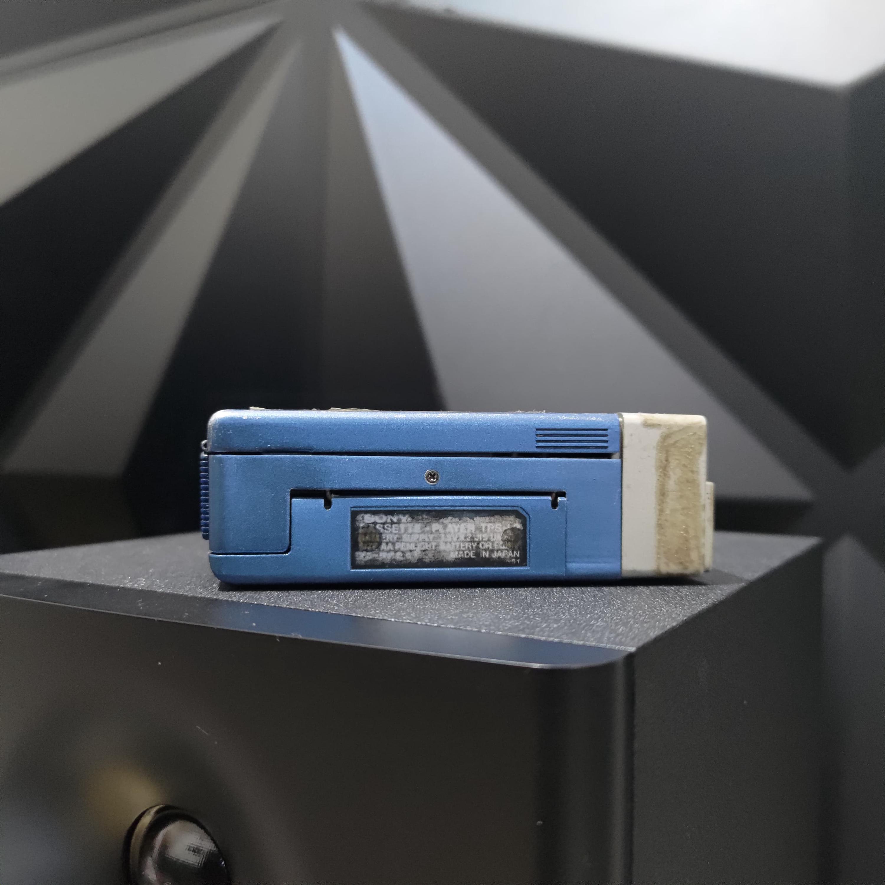【動作整備品】ソニー 初代ウォークマン TPS-L2 カセットテープ プレーヤー 初代ウォークマン価格高騰 「昭和」カセットプレーヤーブーム - 産経